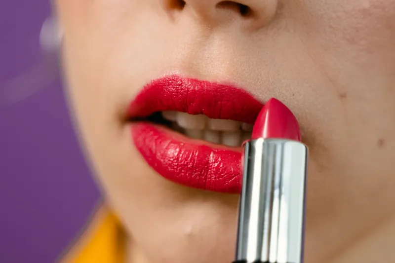La bouche parfaite en quelques minutes : toutes les astuces pro pour un résultat qui transforme votre visage