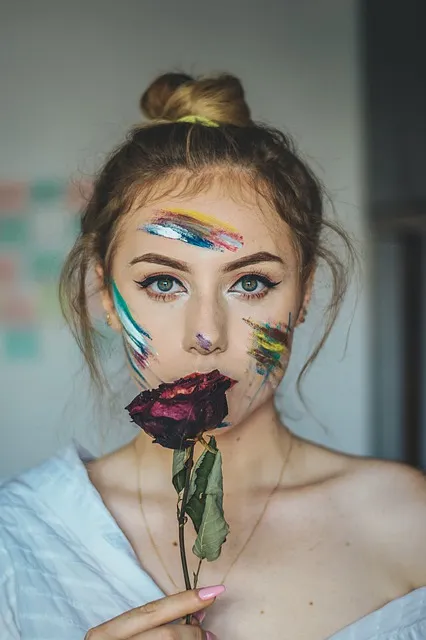Minimaliste ou maximaliste en maquillage : et si votre trousse beauté révélait qui vous êtes vraiment ?